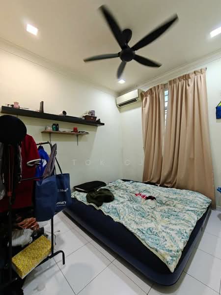 Rumah Teres 2 Tingkat untuk Dijual di Setia Tropika (Johor Bahru) - Tok CJ - Bedroom - PropertyGuru.com.my