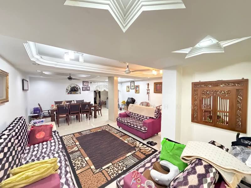 2-storey Terraced House for Sale in Seksyen 24 (Shah Alam) - Wan Azlan Ahmad - Living Room - PropertyGuru.com.my