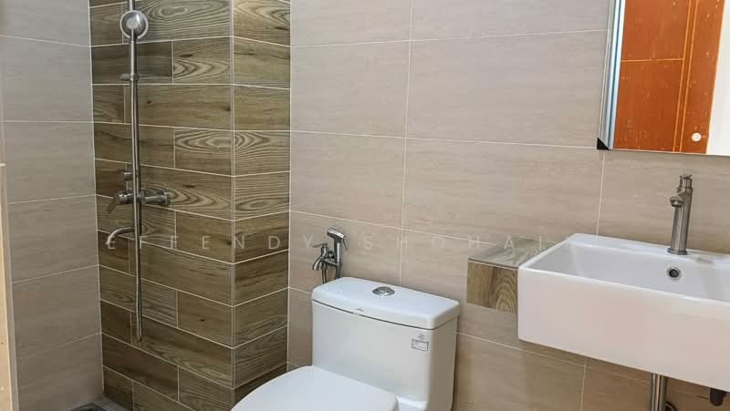 Bungalow for Sale in Taman Sikamat (Seremban) - Effendy Shohaili - Bathroom - PropertyGuru.com.my