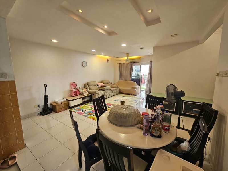 Pangsapuri untuk Dijual di Villa Pavilion - Leo Koh - Living Room - PropertyGuru.com.my