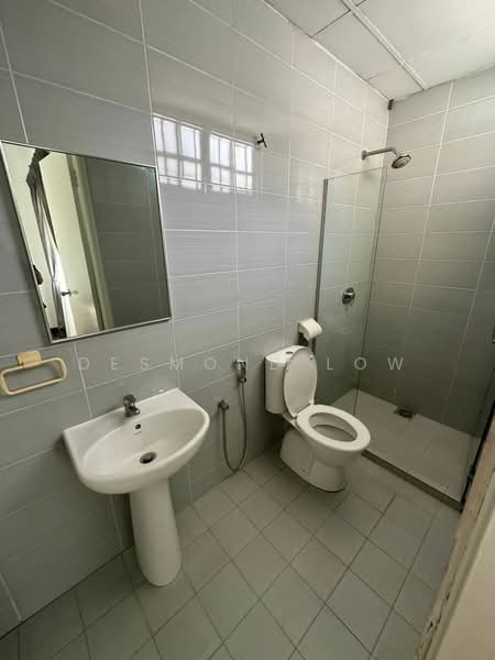 Kondominium untuk Disewa di Bukit Robson Condominium - Desmond Low - Bathroom - PropertyGuru.com.my