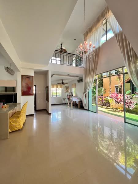 Bungalow for Sale in Setia Eco Park (Setia Alam) - Steven Tey - Living Room - PropertyGuru.com.my