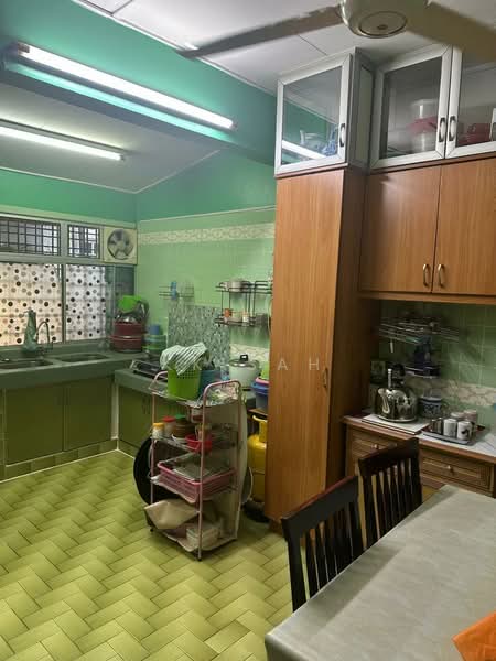 Rumah Teres untuk Dijual di Taman Dato Hormat (Sunway) - KK Sah - Kitchen - PropertyGuru.com.my