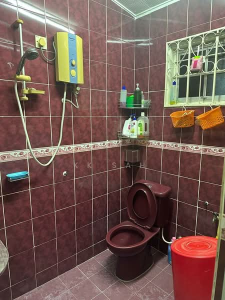 Rumah Teres untuk Dijual di Taman Dato Hormat (Sunway) - KK Sah - Bathroom - PropertyGuru.com.my