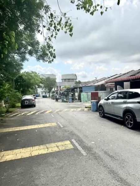 Rumah Teres 1 Tingkat untuk Dijual di Bandar Mahkota Banting (Tanjong Duabelas) - Dennix Chin - Exterior - PropertyGuru.com.my