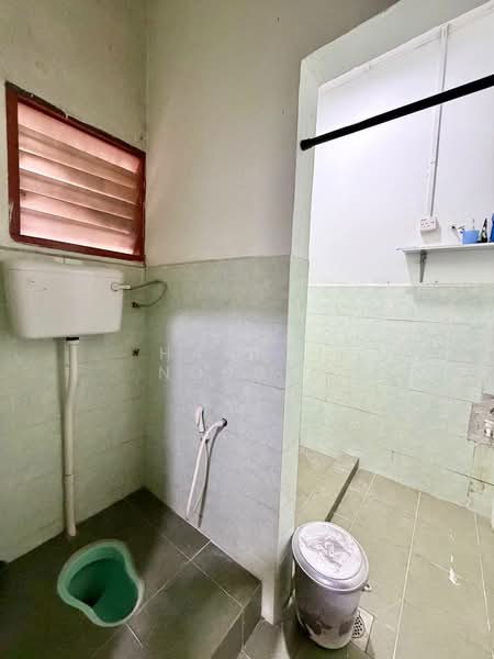 1-storey Terraced House for Sale in Meru (Klang) - Hanani Nordin - Bathroom - PropertyGuru.com.my