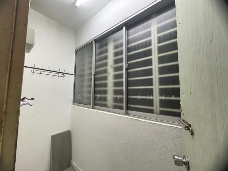 Rumah Flat untuk Dijual di Flat PKNS Seksyen 19 - Norfaizah Ahmad - Interior - PropertyGuru.com.my