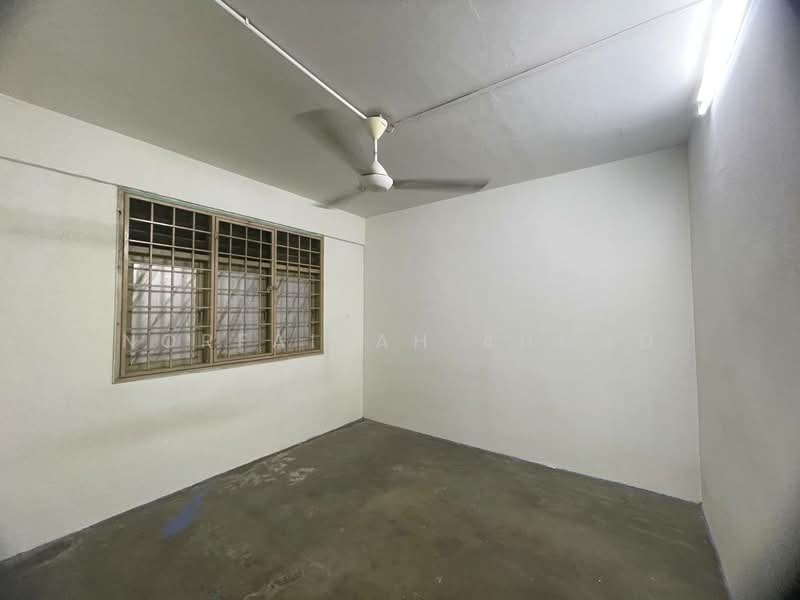 Rumah Flat untuk Dijual di Flat PKNS Seksyen 19 - Norfaizah Ahmad - Interior - PropertyGuru.com.my