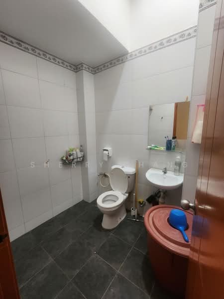 2-storey Terraced House for Sale in Taman Sri Putra Mas (Sungai Buloh) - Sherry Chang - Bathroom - PropertyGuru.com.my