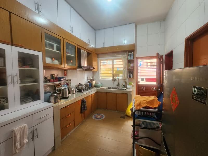 2-storey Terraced House for Sale in Taman Sri Putra Mas (Sungai Buloh) - Sherry Chang - Kitchen - PropertyGuru.com.my