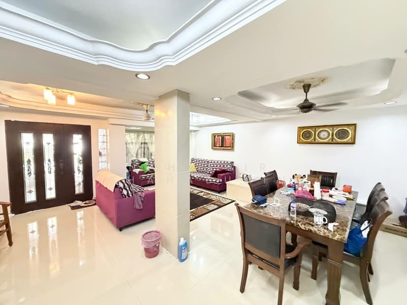 2-storey Terraced House for Sale in Seksyen 24 (Shah Alam) - Nahathir Shahabudin - Living Room - PropertyGuru.com.my