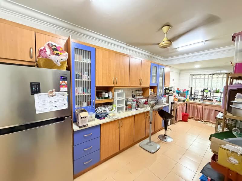 2-storey Terraced House for Sale in Seksyen 24 (Shah Alam) - Nahathir Shahabudin - Kitchen - PropertyGuru.com.my