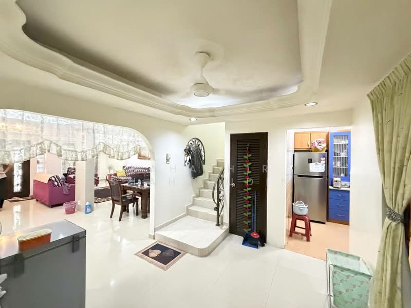 2-storey Terraced House for Sale in Seksyen 24 (Shah Alam) - Nahathir Shahabudin - Living Room - PropertyGuru.com.my
