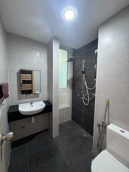 Kondominium untuk Dijual di Kinta Riverfront Hotel & Suites - Marcus Seng - Bathroom - PropertyGuru.com.my