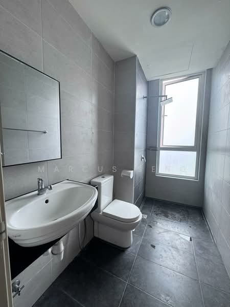 Kondominium untuk Dijual di Kinta Riverfront Hotel & Suites - Marcus Seng - Bathroom - PropertyGuru.com.my