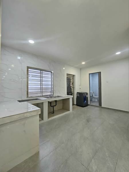 2-storey Terraced House for Sale in Taman Desa Jaya (Johor Bahru) - Win Tan - Kitchen - PropertyGuru.com.my