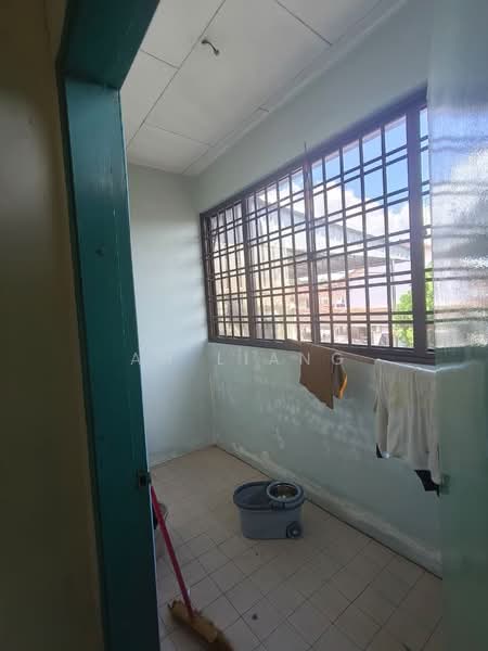 Rumah Teres 2 Tingkat untuk Dijual di Taman Putri Kulai (Kulai) - Ah Liang - Balcony - PropertyGuru.com.my