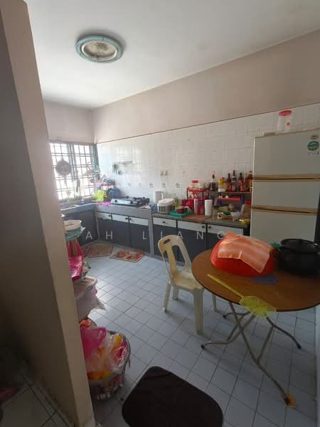 Rumah Teres 2 Tingkat untuk Dijual di Taman Putri Kulai (Kulai) - Ah Liang - Kitchen - PropertyGuru.com.my