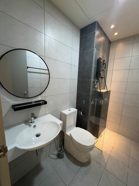 Servis Apartment untuk Disewa di The Era @ Duta North - Royce Tan - Bathroom - PropertyGuru.com.my