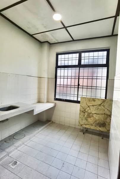2-storey Terraced House for Sale in Taman Pelangi Indah (Ulu Tiram) - Jordan Wong - Kitchen - PropertyGuru.com.my
