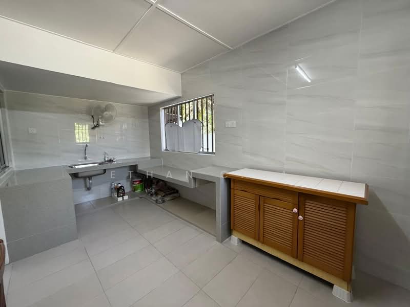 1-storey Terraced House for Sale in Taman Sentosa (Klang) - Ethan Chua - Kitchen - PropertyGuru.com.my