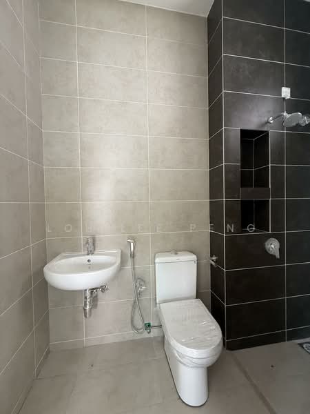 Rumah Berkembar untuk Dijual di Setia Eco Gardens (Gelang Patah) - Loh Lee Peng - Bathroom - PropertyGuru.com.my