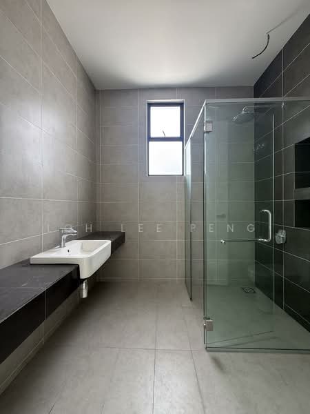 Rumah Berkembar untuk Dijual di Setia Eco Gardens (Gelang Patah) - Loh Lee Peng - Bathroom - PropertyGuru.com.my