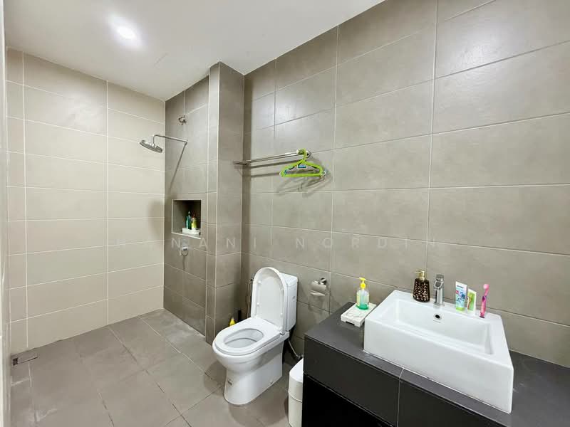 Bungalow for Sale in Kajang (Selangor) - Hanani Nordin - Bathroom - PropertyGuru.com.my