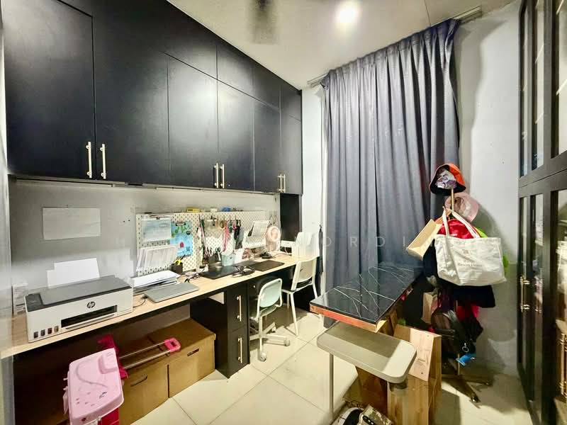 Bungalow for Sale in Kajang (Selangor) - Hanani Nordin - Study - PropertyGuru.com.my