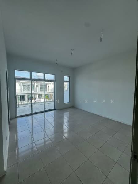 2-storey Terraced House for Sale in Bandar Mahkota Banting (Tanjong Duabelas) - Zamani Ishak - Living Room - PropertyGuru.com.my