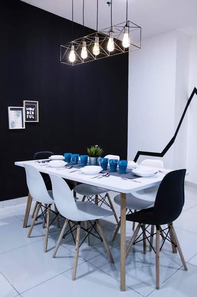 Servis Apartment untuk Dijual di Serviced Residence @ 3 Towers - JJ Ooi - Dining Room - PropertyGuru.com.my