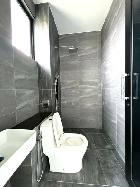 Rumah Berkembar untuk Dijual di Setia Tropika (Johor Bahru) - Marvin Lim - Bathroom - PropertyGuru.com.my