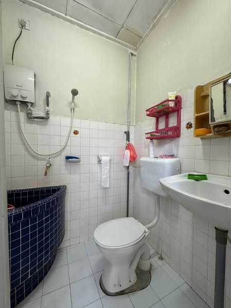 Rumah Teres 1 Tingkat untuk Dijual di Skudai (Johor) - Ah Liang - Bathroom - PropertyGuru.com.my