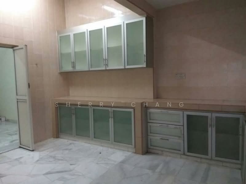 1.5-storey Terraced House for Sale in Selayang (Selangor) - Sherry Chang - Kitchen - PropertyGuru.com.my
