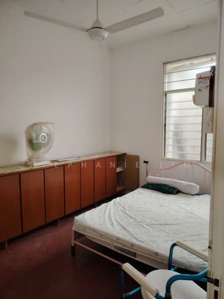 Terraced House for Rent in Jelutong (Penang) - Stephanie Lim - Bedroom - PropertyGuru.com.my