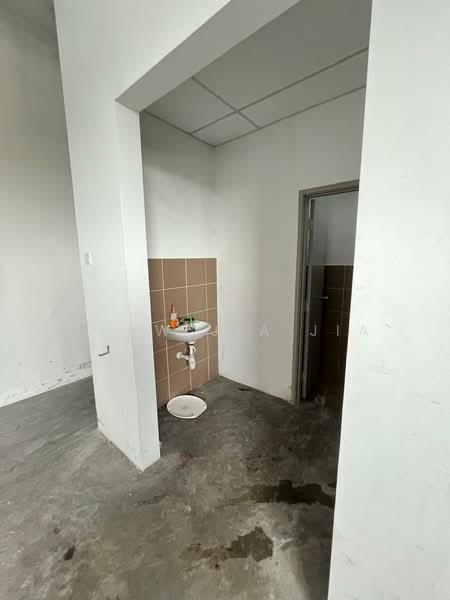 Kedai untuk Disewa di Taman Adda Heights (Tebrau) - Chew Jia Jia - Bathroom - PropertyGuru.com.my
