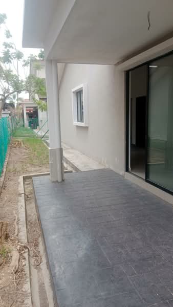 Terraced House for Sale in Bandar Mahkota Banting (Tanjong Duabelas) - Zamani Ishak - Exterior - PropertyGuru.com.my