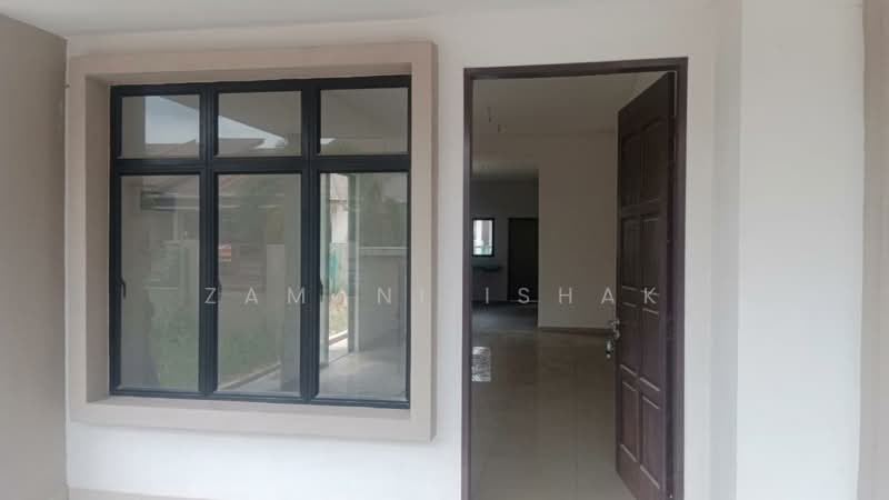Terraced House for Sale in Bandar Mahkota Banting (Tanjong Duabelas) - Zamani Ishak - Entrance - PropertyGuru.com.my
