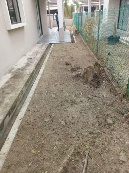 Terraced House for Sale in Bandar Mahkota Banting (Tanjong Duabelas) - Zamani Ishak - Exterior - PropertyGuru.com.my