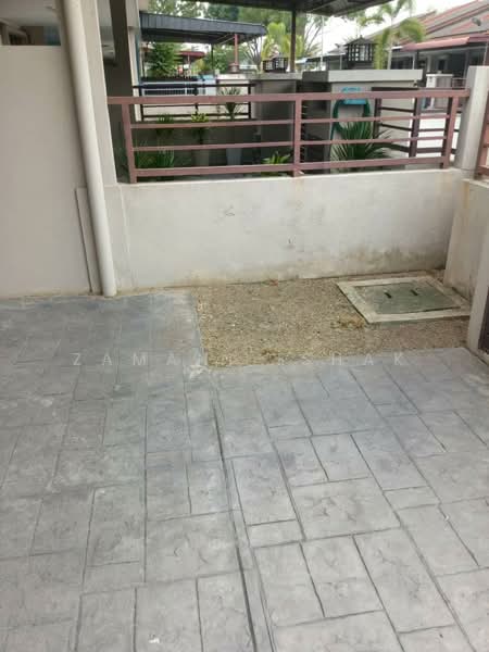 Terraced House for Sale in Bandar Mahkota Banting (Tanjong Duabelas) - Zamani Ishak - Exterior - PropertyGuru.com.my