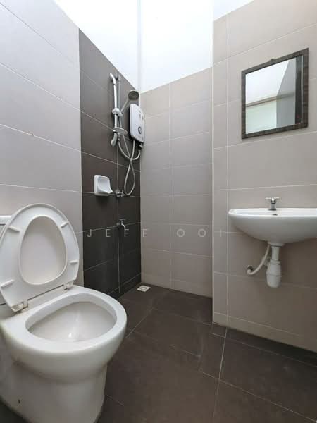 Rumah Teres 2 Tingkat untuk Dijual di Skudai (Johor) - Jeff Ooi - Bathroom - PropertyGuru.com.my