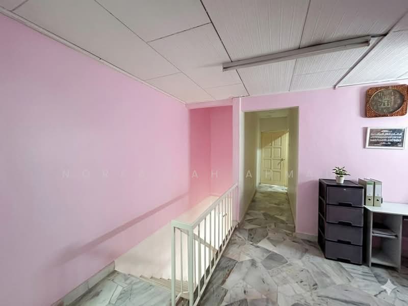 Rumah Teres 2 Tingkat untuk Dijual di Seksyen 25 (Shah Alam) - Norfaizah Ahmad - Corridor - PropertyGuru.com.my
