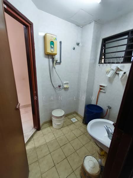 2-storey Terraced House for Sale in Cheras (Kuala Lumpur) - Ryan Low - Bathroom - PropertyGuru.com.my
