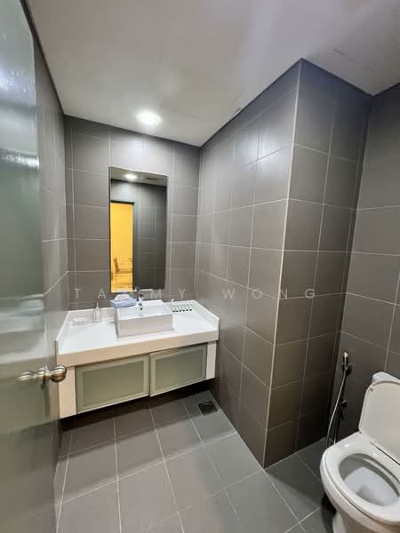 Servis Apartment untuk Disewa di Mercu Summer Suites - Tammy Wong - Bathroom - PropertyGuru.com.my