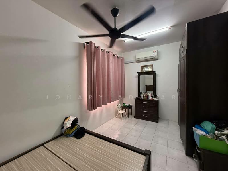 Rumah Teres untuk Dijual di Sungai Buloh (Selangor) - Johary Adzhar - Bedroom - PropertyGuru.com.my