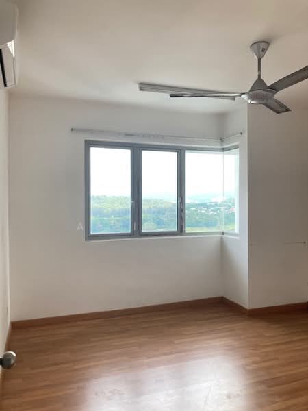 Kediaman Servis untuk Dijual di Garden @ One South - Abbie Lee - Second Bedroom - PropertyGuru.com.my
