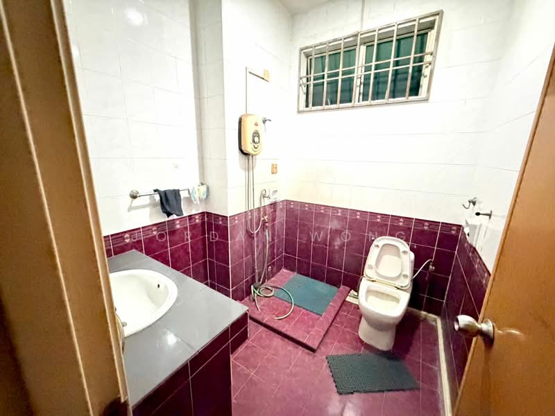 2-storey Terraced House for Sale in Taman Gaya (Ulu Tiram) - Jordan Wong - Bathroom - PropertyGuru.com.my