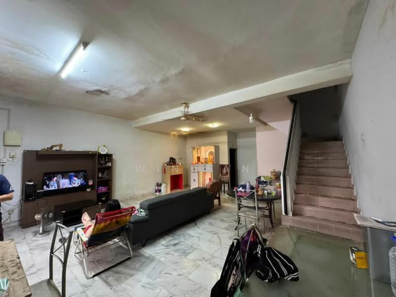 Rumah Teres 2 Tingkat untuk Dijual di Taman Sri Skudai (Skudai) - Win Tan - Living Room - PropertyGuru.com.my