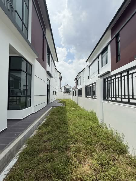 Rumah Berkembar untuk Dijual di Setia Eco Gardens (Gelang Patah) - Loh Lee Peng - PropertyGuru.com.my