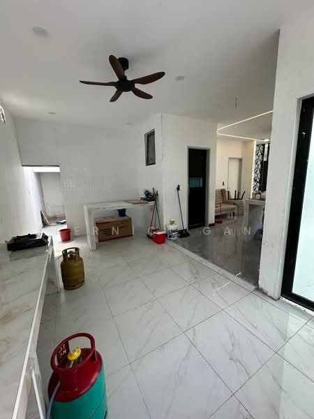 Rumah Berkembar untuk Dijual di Setia Tropika (Johor Bahru) - Bernice Gan - Kitchen - PropertyGuru.com.my